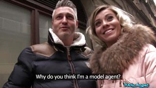 Public Agent - Vicky Love más csávó dákóján lovagol