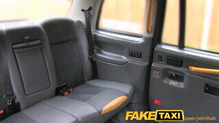 FakeTaxi - kanos Milf durván szereti
