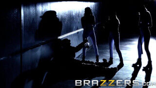 BRAZZERS - Három leszbikus hölgyemény kényezteti magát