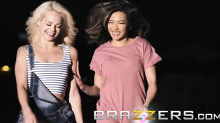 Brazzers - Elsa Jean és Monique Alexander e medende partján