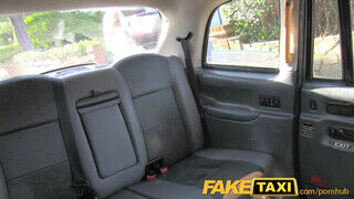 FakeTaxi - Mennyasszony a taxiban kúrel