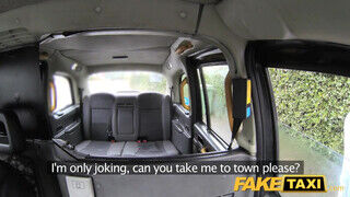Fake Taxi - Titkárnő milf megdugva