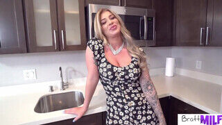 BrattyMILF - Lolly Dames puncija megdöngetve