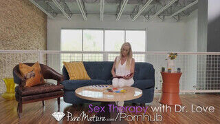 PUREMATURE - Brandi Love a hatalmas cicis világos szőke milf