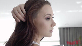 ANALIZED - Chanel Preston hatalmas farokkal bekúrva