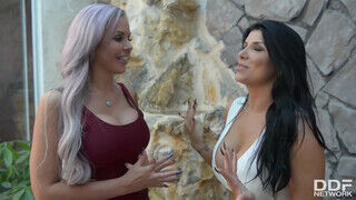 Nina Elle és Romi Rain hármasban dugnak