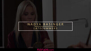 Karups - Nadya Basinger a dögös érett nő
