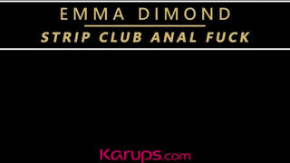 Emma Diamond kinyalva és análba tolva