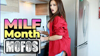 MOFOS - Mandy Flores feneke megkefélve